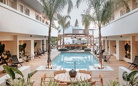 More Meni Residence&Suites